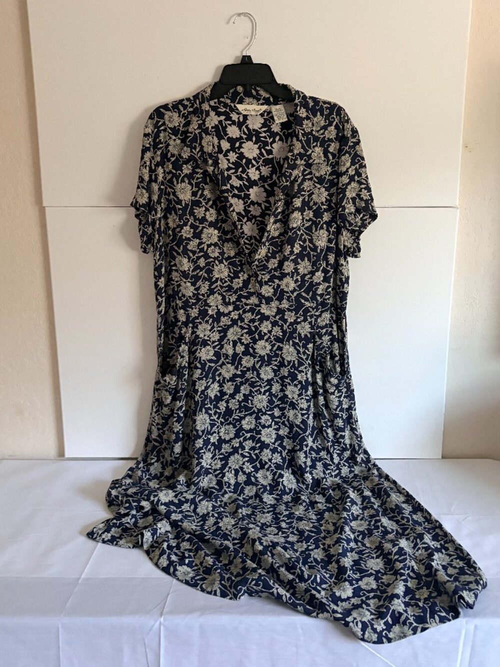 Vtg Eddie Bauer Navy/Cream Floral Print Short Sleeve Front Pocket Midi Dress XL